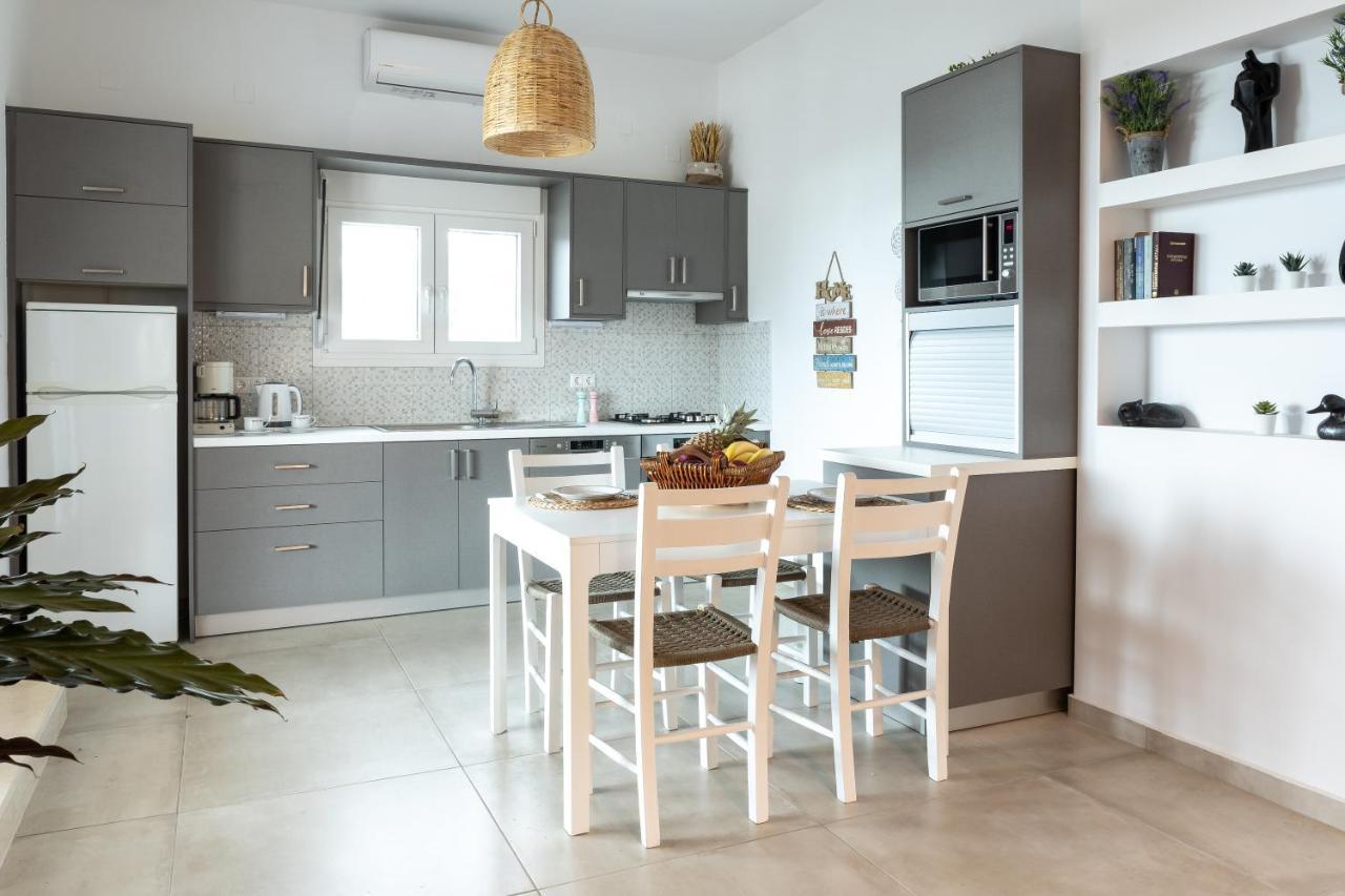 Chic & Spacious House In Rodia *